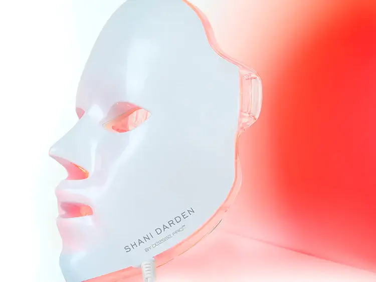 shani-darden-pro-led-light-mask-4